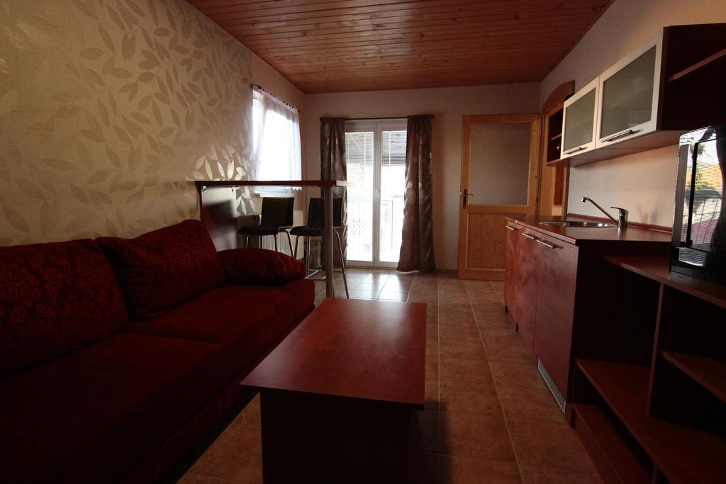 Bed and Breakfast Penzion Rudolf Prievidza Zimmer foto